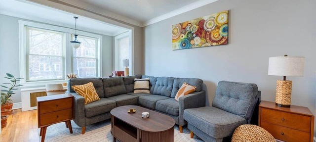 Modern 2BR Avondale with Free Parking Near CTA in Chicago