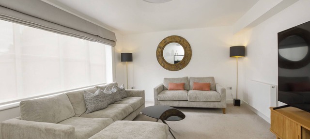 Mount Vale 4 Bedroom House in York
