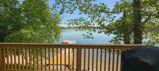 Muskoka Waterfront Cottage on Three Mile Lake in Utterson