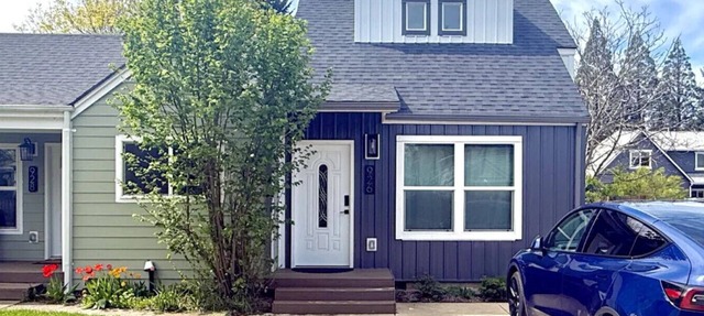 New Townhome w/comfy King Bed in Springfield
