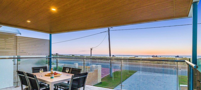 Ocean Surf - Luxury Beachside Accomodation in Lancelin