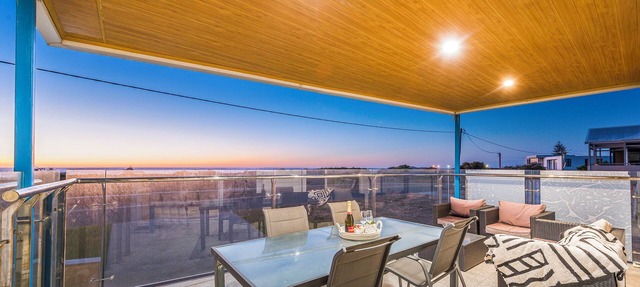 Ocean Waves - Luxury beachside accommodation in Lancelin
