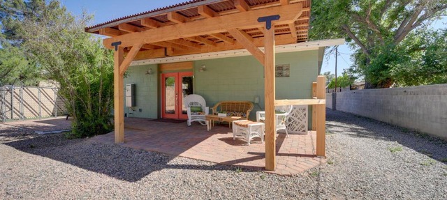 Old Town Cottonwood Cottage w/Yard, Pets Welcome in Cottonwood