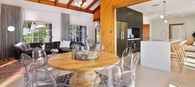 Panorama 5BR, Hills & city views, sleeps 10 in Panorama