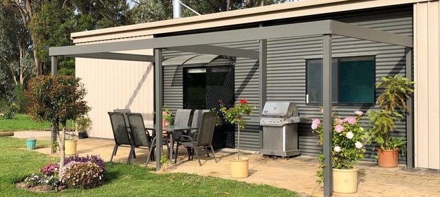 Peaceful, comfortable and convenient river retreat in KILLAWARRA