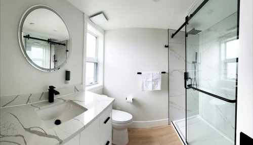 PeachView Deluxe Suites 301 in Peachland