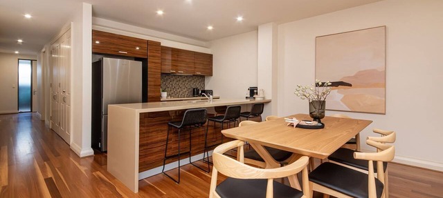 Pet Friendly - Esplanade Escape to the Brighton Beach Boxes in Brighton