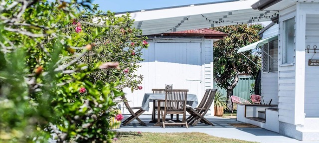 Pet Friendly, stroll to beach,cafes & restaurants in ETTALONG BEACH
