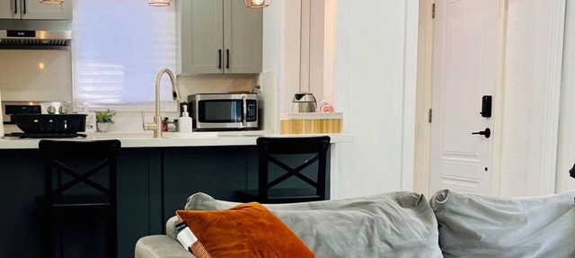 Private 3BR Home with Private Backyard, Free Parking & Easy Access to Downtown in Toronto