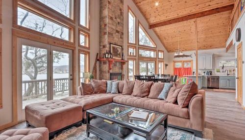 Private Dock, Lake Access! Multi-Level Ozarks Home in Roach