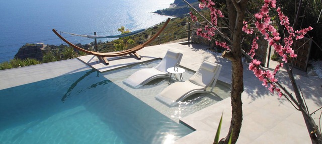 Private swimming pool, amazing views, sleeps 6. in Rethymno