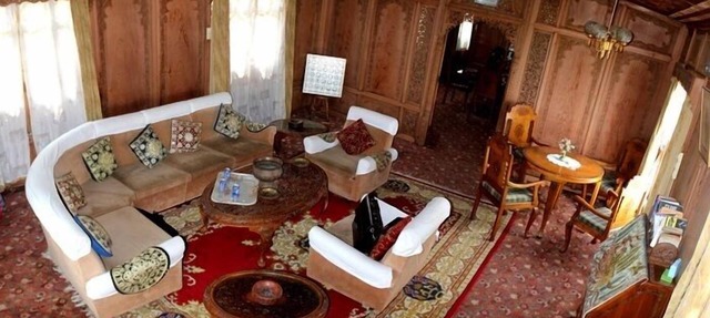 Privilege Houseboats in Srinagar