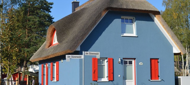 Pure relaxation in a romantic thatched cottage in Glowe