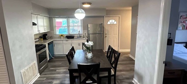 Ranch Single Level Home near downtown Tinley Park in Tinley Park
