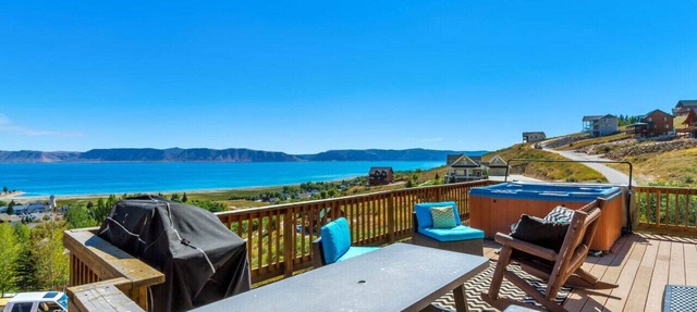 Raspberry Patch View- New Listing with new hot tub in Garden City