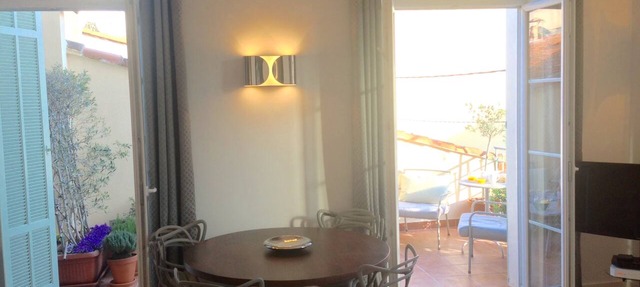RENOVATED charming 2 Bed & 2 Bath Apt. in old Antibes with outdoor terrace in Antibes