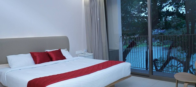 River view bed & breakfast with AC, Breakfast & WiFi Complimentary in Kannadi-II