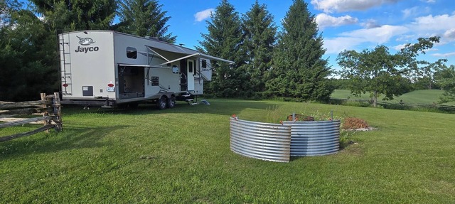 Romantic Glamping at Mono Hillside retreat, with outstanding views. in Mono