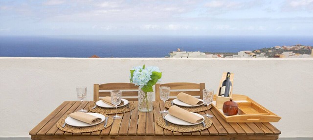 Rooftop View Escape/1 Min to Center/Fast Wi-Fi in Icod de los Vinos