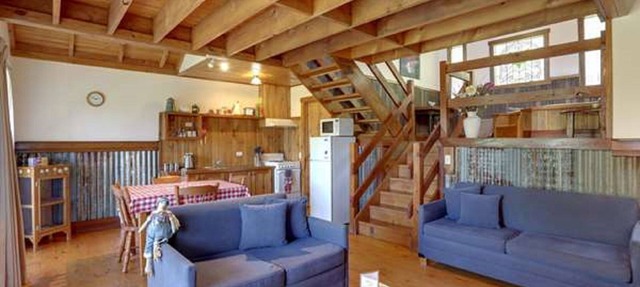 Sanctuary Park Cottages in Badger Creek