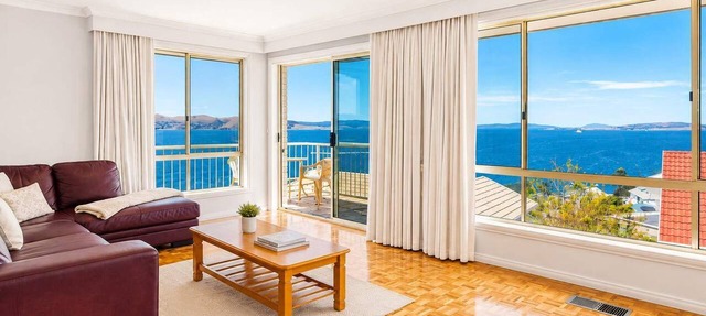 Seaside Serenity-Panoramic Water Views-Sleeps 9 in Sandy Bay