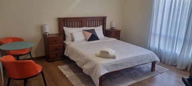 Self Contained Ensuite in the Heart of Modbury in Modbury North