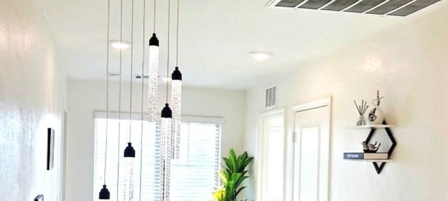 ⭐️⭐️⭐️⭐️⭐️ Sleek Design. Elevated Stay｜15 min to Downtown! ✅️ in Las Vegas