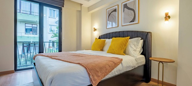 Spacious 3-bedroom apartment with WiFi and AC in wonderful Istanbul in Istanbul