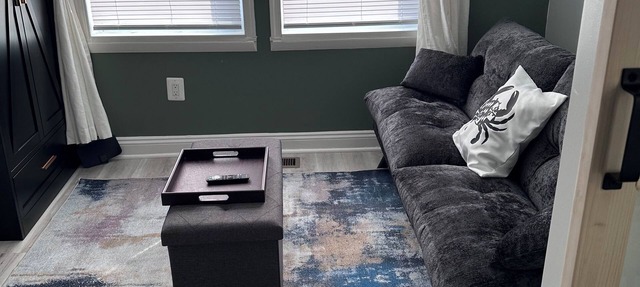 Spacious 4-bedroom retreat house with plenty of parking in Baltimore