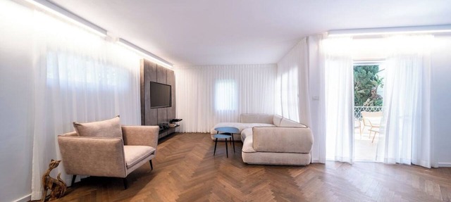 Spacious 4BD House w Pool in the Heart of Herzliya in Herzliya