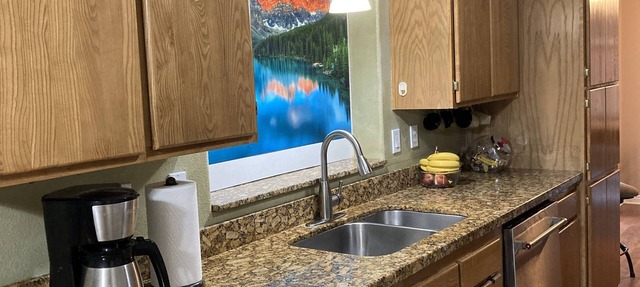 Spacious Mountain Home 5 min from trails, hiking, SUV, fishing in Mount Pleasant