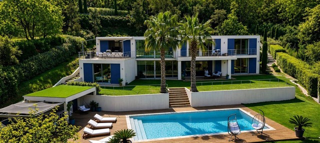 Spacious Villa Sleeps 10 Steps from Escalet Beach, Ramatuelle in Ramatuelle