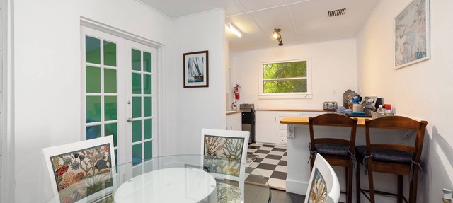 Sprawling Bayfront Estate in Heart of Islamorada with Deep Dockage, Heated Pool, Kayaks and More! in Islamorada