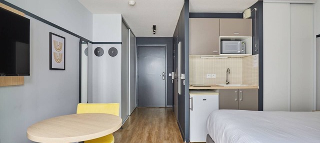 Studio Cosy pour 2 avec Kitchenette | TV in Lyon