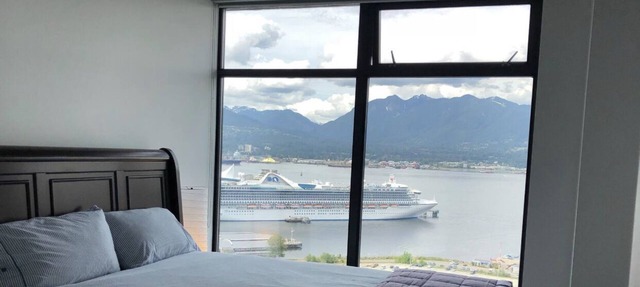 Stunning Views, Gastown, 2bedrm 2bath, 1 Free Parking in Vancouver