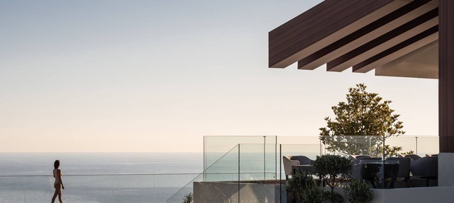 Stunning Views, Heated Pool, Hot Tub, Sauna, Gym, Home Cinema, and Full Privacy: by etouri in Rethymno