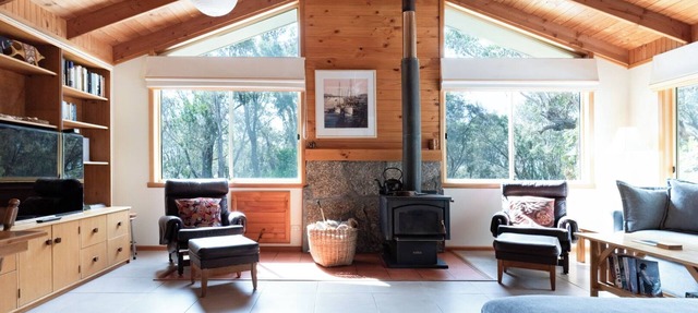The Blue Bush Shack in Binalong Bay in Binalong Bay