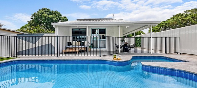 The Boho Casa Beachside Retreat with Pool in Fannie Bay