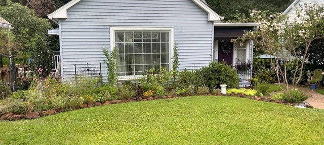 The Bungalow…cozy, comfortable, convenient! Three blocks to La Tech campus. in Ruston