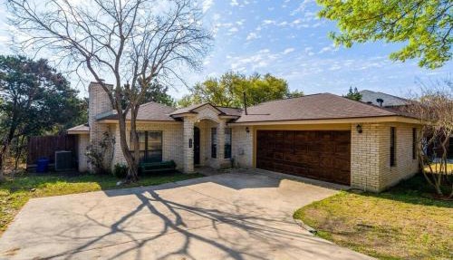 The Corniest Property in Texas ♥ 4 BR ♥ 1/4 Acre ♥ in Helotes