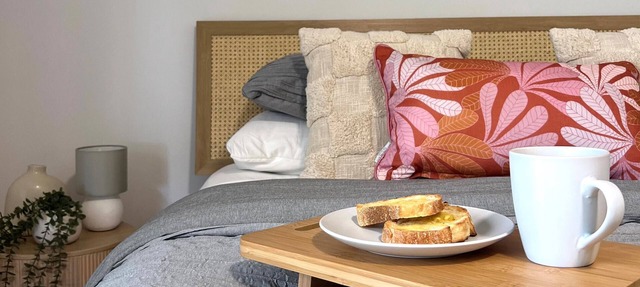 The Little Beach Retreat- 1 street from the Sea in Port Willunga