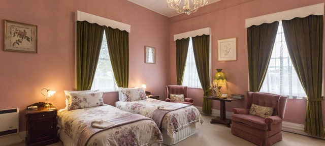 The Racecourse Inn in Longford