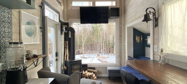 Tiny in the Sticks : Ostrea Lake Tiny House in Musquodoboit Harbour