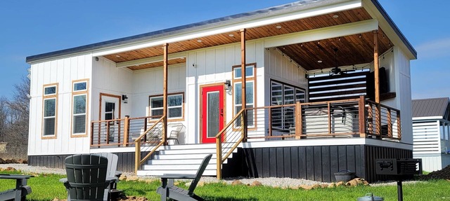 Tiny White: Twin Lake Tiny Homes of Okmulgee in Okmulgee County