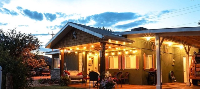 Two Master Suites ~ Each one Unique ~ In Town~ Close To Restaurants in Kanab