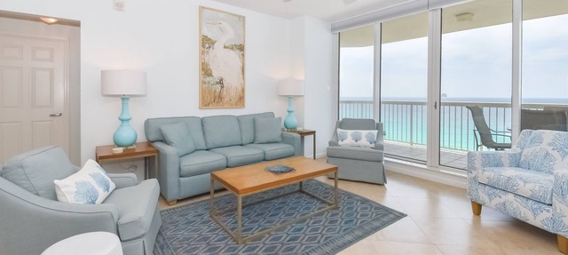 TWO OCEANFRONT MASTER BEDROOMS.NEWLY UPDATED COASTAL. DISCOUNTED BEACH SERVICE in Destin