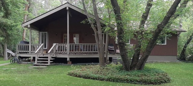 Ultimate vacation lodge in Gimli