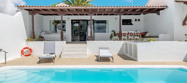 Vacation Home 'Casa Carmen - Comfort and Privacy' with Sea View, Private Pool and Wi-Fi in Nazaret