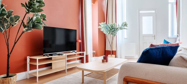 Vibrant Istanbul Retreat with Balcony in Istanbul