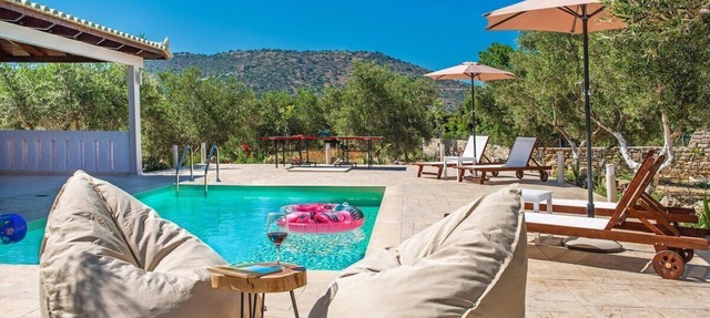 Villa Avra - With Private Pool in Rethymno